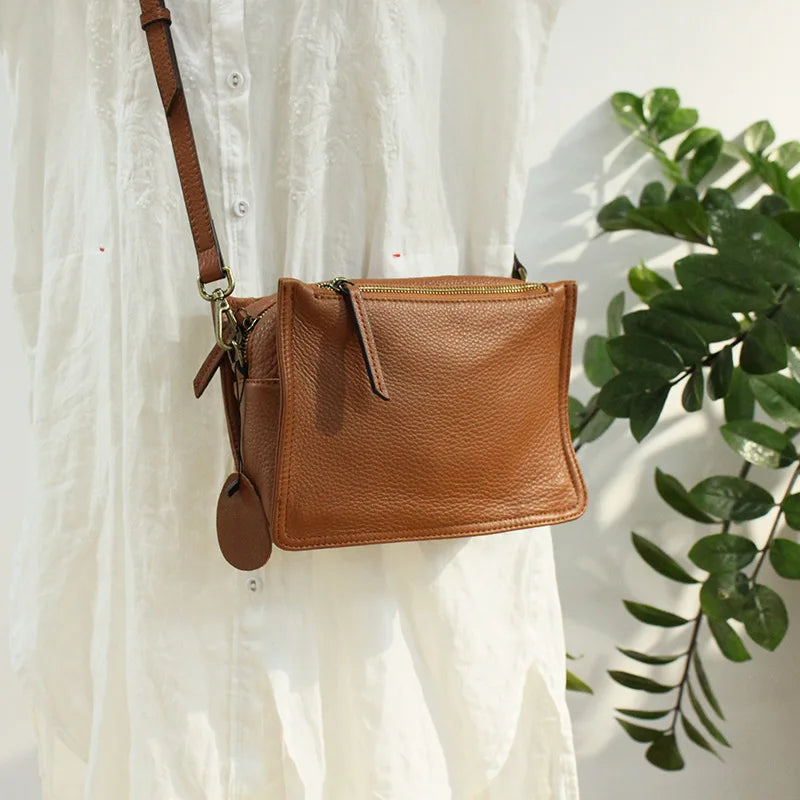 Bolso pequeño de diseñador de marca para mujer, bolsa de hombro con solapa de cuero genuino, informal, con cremallera de tres capas, cruzado