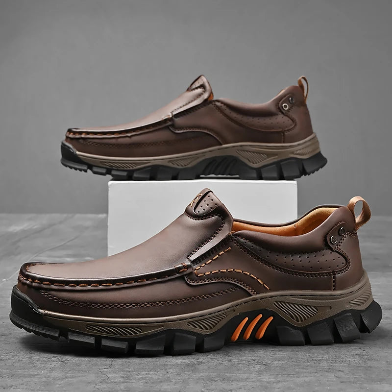 Mocasines de cuero de estilo Retro para hombre, zapatos informales cómodos, calzado transpirable para conducir, mocasines, calzado para viajes, escalar y acampar