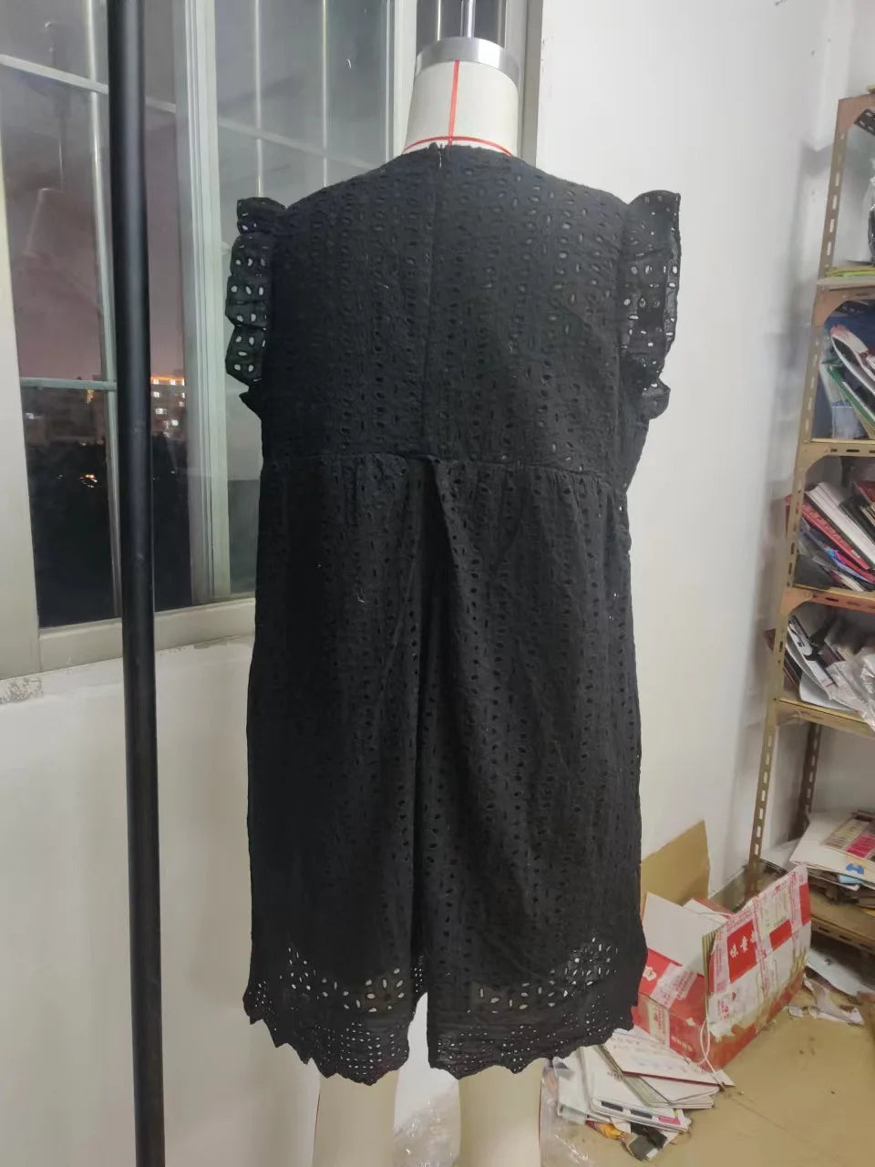 Nuevo temperamento de moda de verano para mujer, vestido informal y sexy con cuello en V hueco de jacquard de encaje de color sólido para ir al trabajo