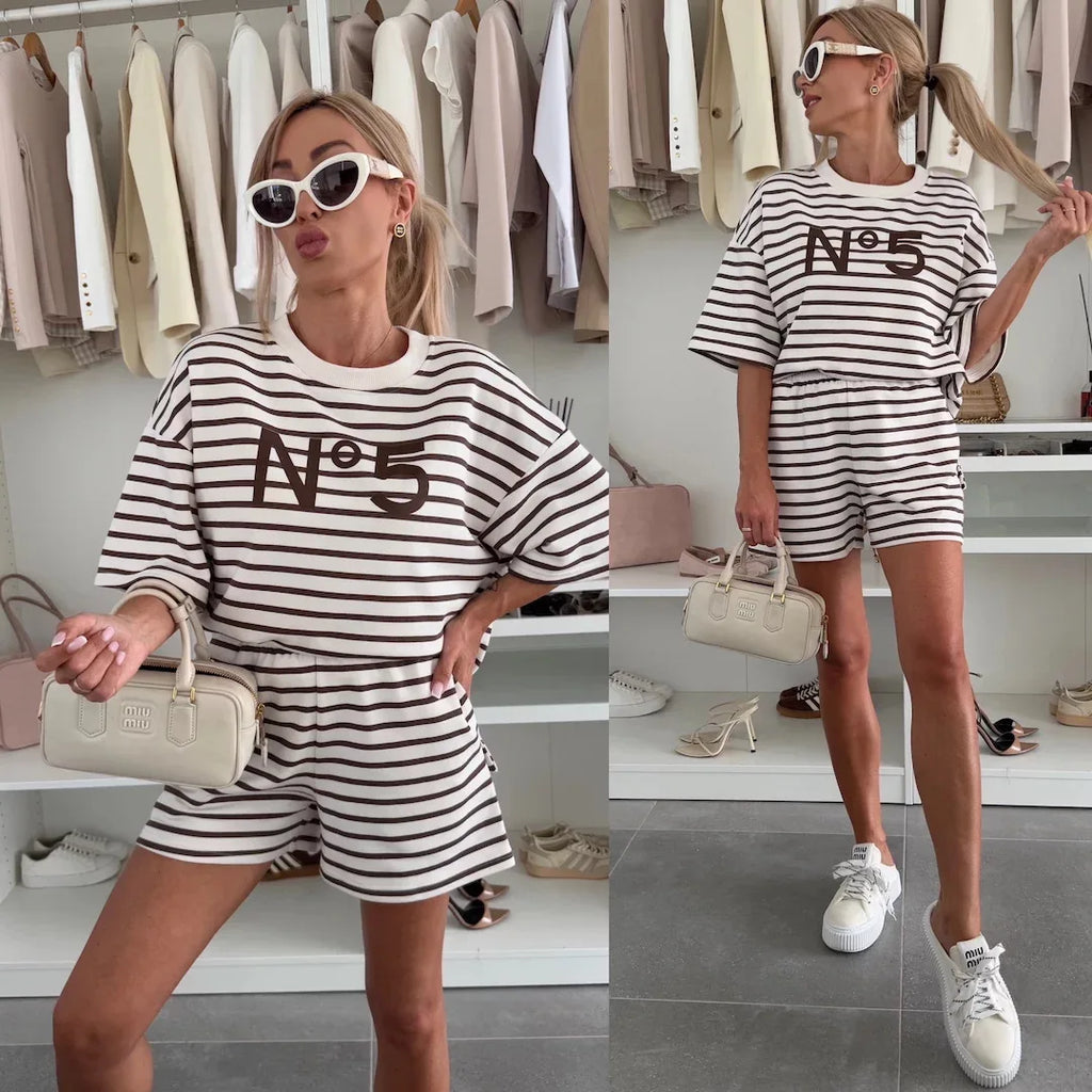 Conjunto deportivo con estampado de letras a rayas para mujer, camiseta informal de verano, jersey, Top + Pantalones cortos, traje de 2 piezas, traje holgado con bolsillos