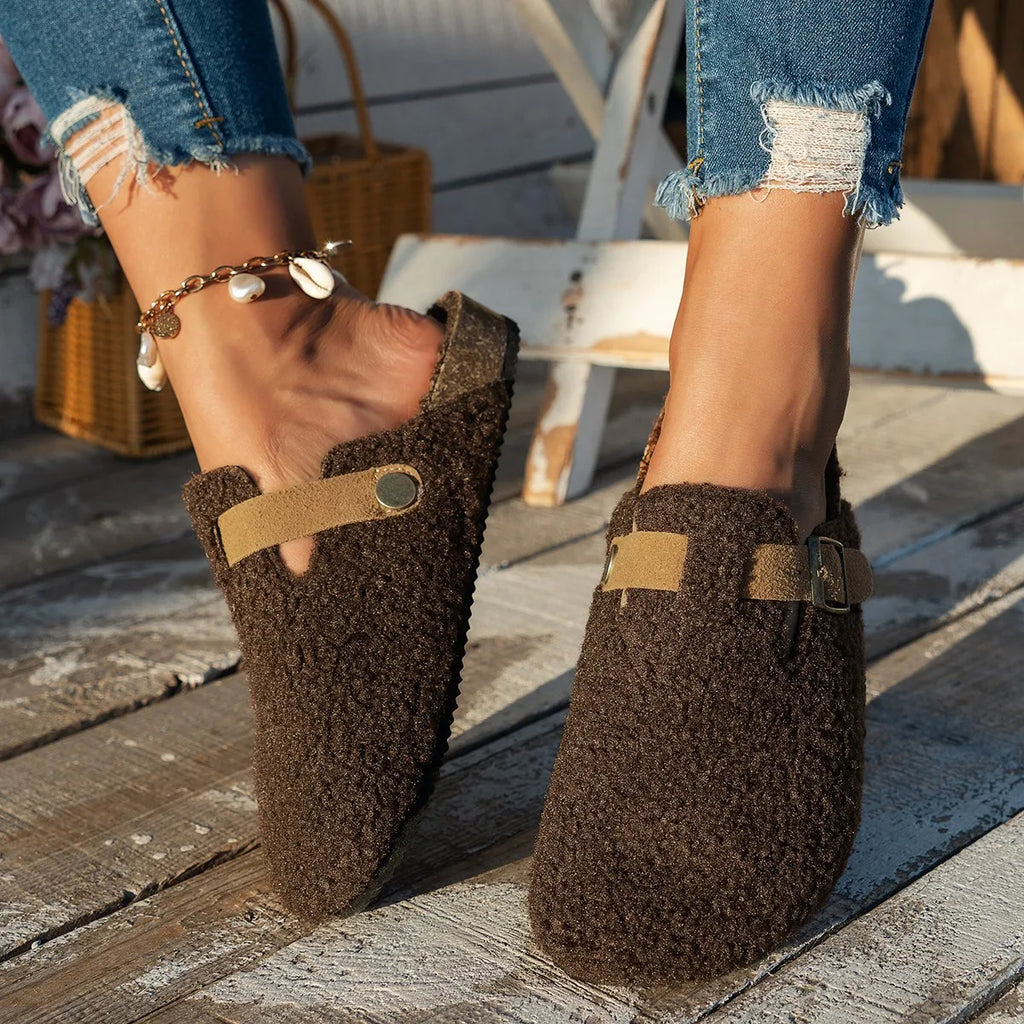 Zapatillas de mujer, zapatos de piel para mujer, novedad de invierno, zapatos planos con hebilla, plataforma para caminar, chanclas de felpa para mujer, botas interiores cálidas informales para mujer