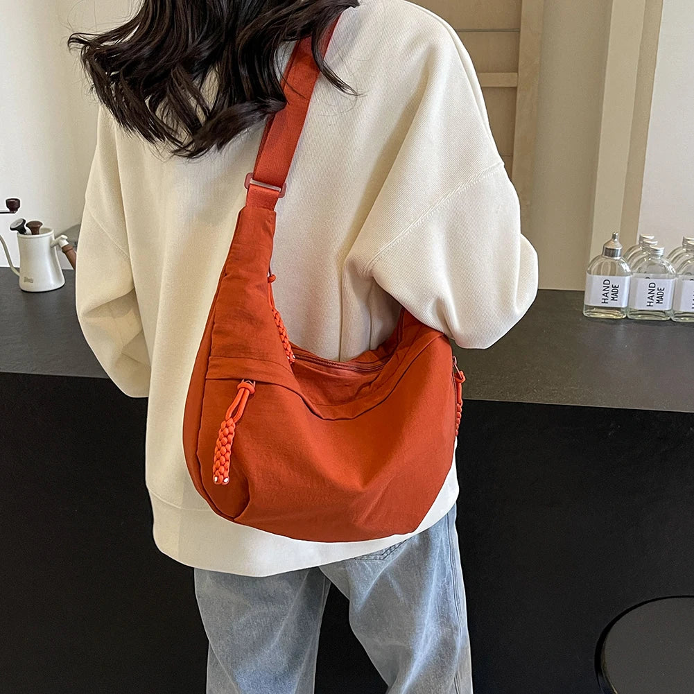 Bolso cruzado de media luna con múltiples bolsillos para mujer, bolsa de mensajero diaria de gran capacidad, correa ajustable, bolso Satchel Simple