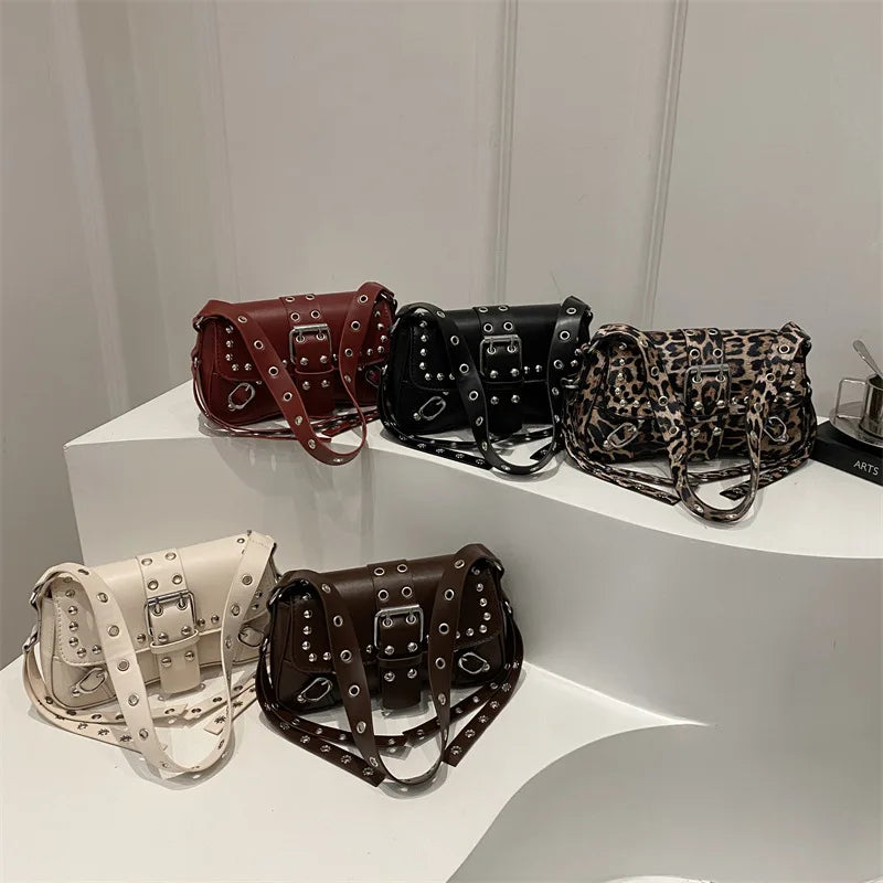 Bolso de hombro para mujer, estilo Punk, bolso de cuero PU, bolsos de moda Rock con remache, pequeño bolso de moda para axila