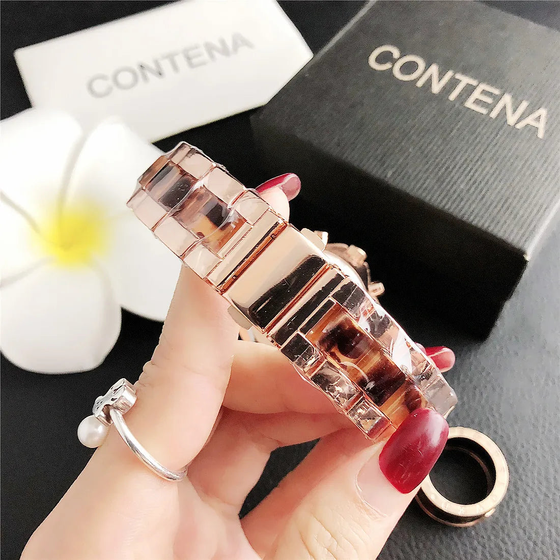 CONTENA Top Brand Luxury Watches for Women Fashion Creative Steel Bracelet Women's Watches Ladies Quartz Watch Reloj Mujer