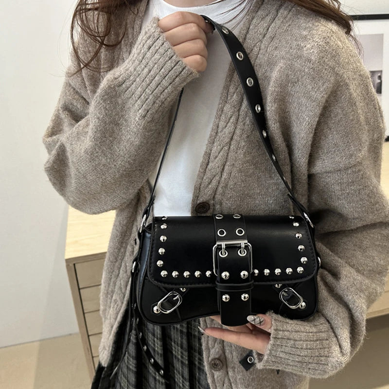 Bolso de hombro para mujer, estilo Punk, bolso de cuero PU, bolsos de moda Rock con remache, pequeño bolso de moda para axila