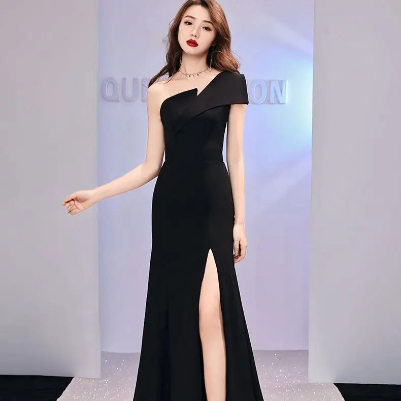 Women's luxury light evening dress, niche one-shoulder black long dress, fishtail, one-shoulder dress