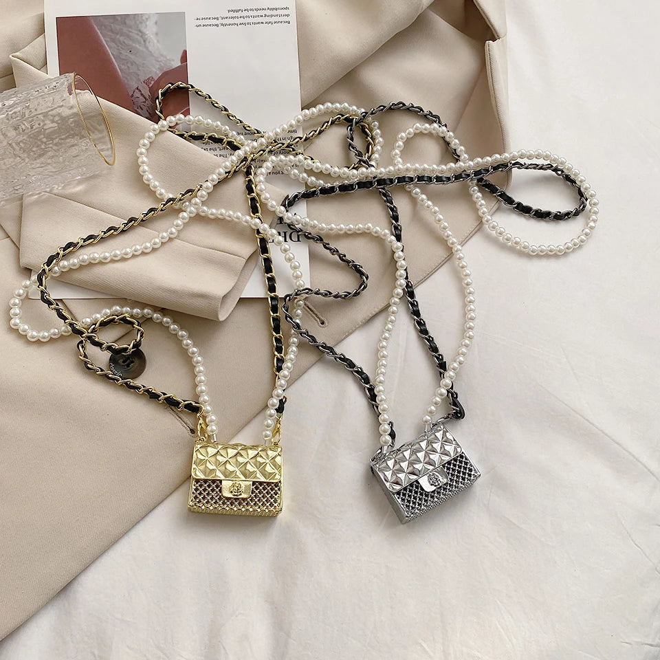 Mini bolsos de cena para mujer, caja pequeña de metal a la moda, bolso de hombro con cadena de perlas de diseñador, accesorios de ropa, bolso cruzado