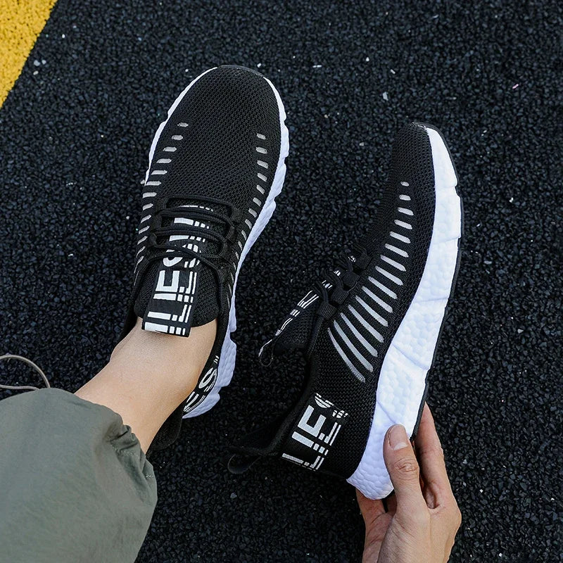 Zapatillas de tenis informales de malla para hombre, zapatos vulcanizados transpirables, suela suave, ligeros, al aire libre para senderismo, cómodos para correr, Verano
