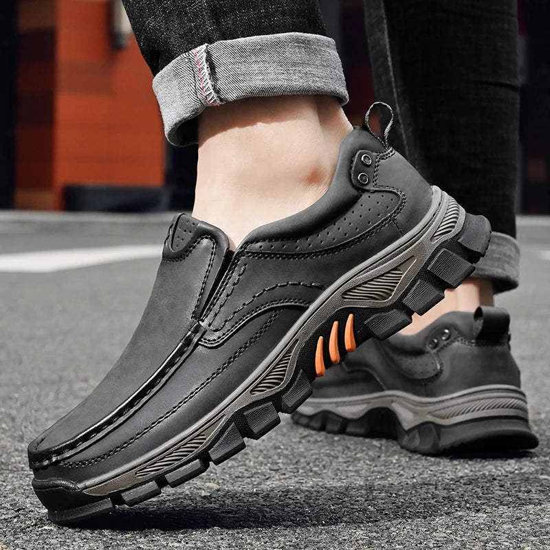 Mocasines de cuero de estilo Retro para hombre, zapatos informales cómodos, calzado transpirable para conducir, mocasines, calzado para viajes, escalar y acampar