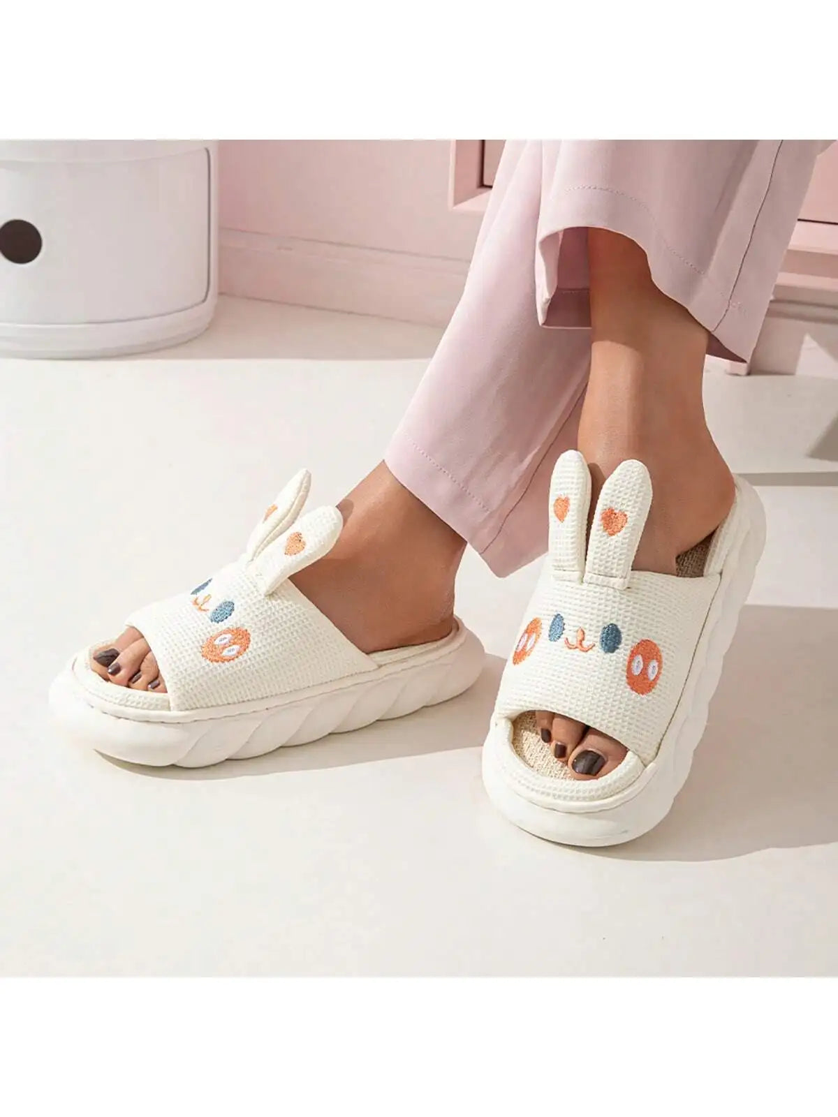 Zapatillas de lino de vaca con dibujos animados, sandalias universales de lino y algodón antideslizantes para interior del hogar, para las cuatro estaciones, 2024
