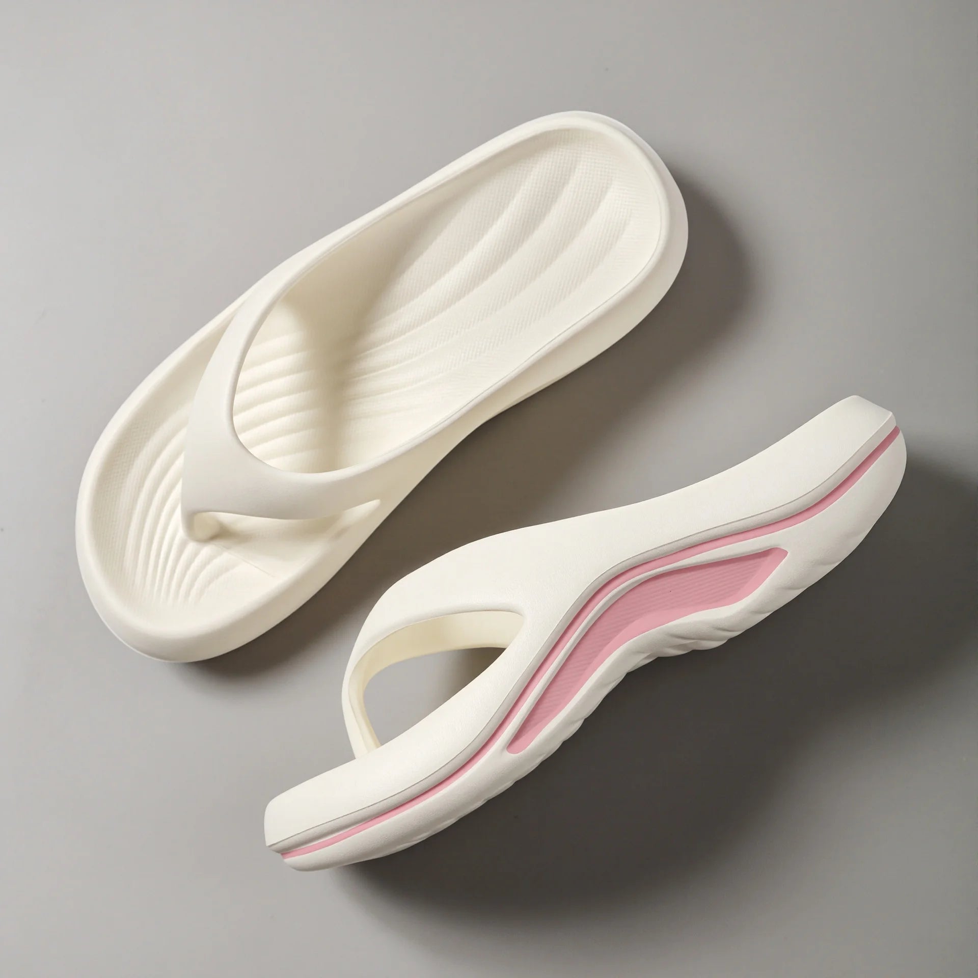 Las nuevas chanclas de playa versátiles de verano se utilizan con chanclas de mujer antideslizantes, antiolor y cómodas