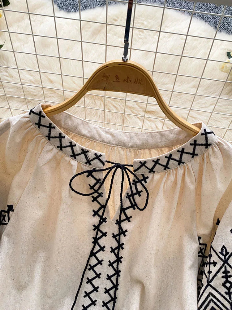 Blusa de Otoño para Mujer, Estilo Bohemio, Cuello en V, Bordada, Estilo Coreano, Manga Larga, Holgada, con Diseño de Borlas, Top Étnico BL338