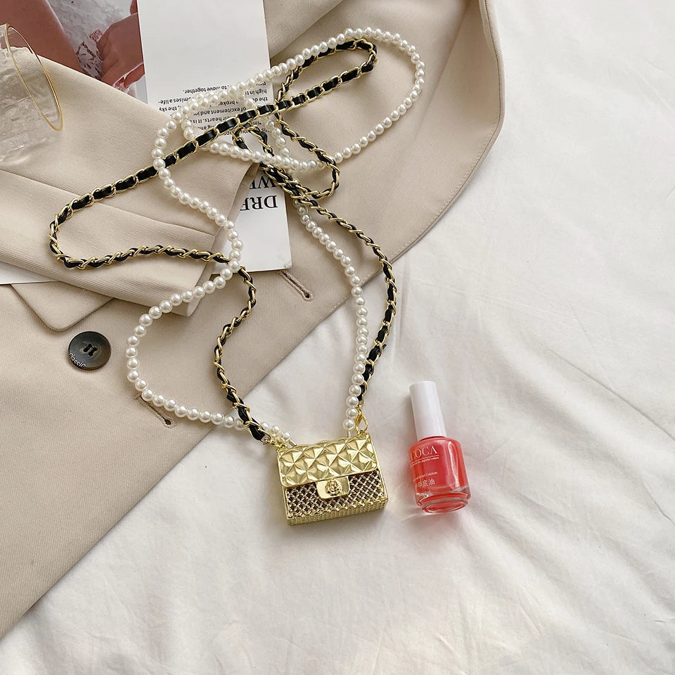 Mini bolsos de cena para mujer, caja pequeña de metal a la moda, bolso de hombro con cadena de perlas de diseñador, accesorios de ropa, bolso cruzado