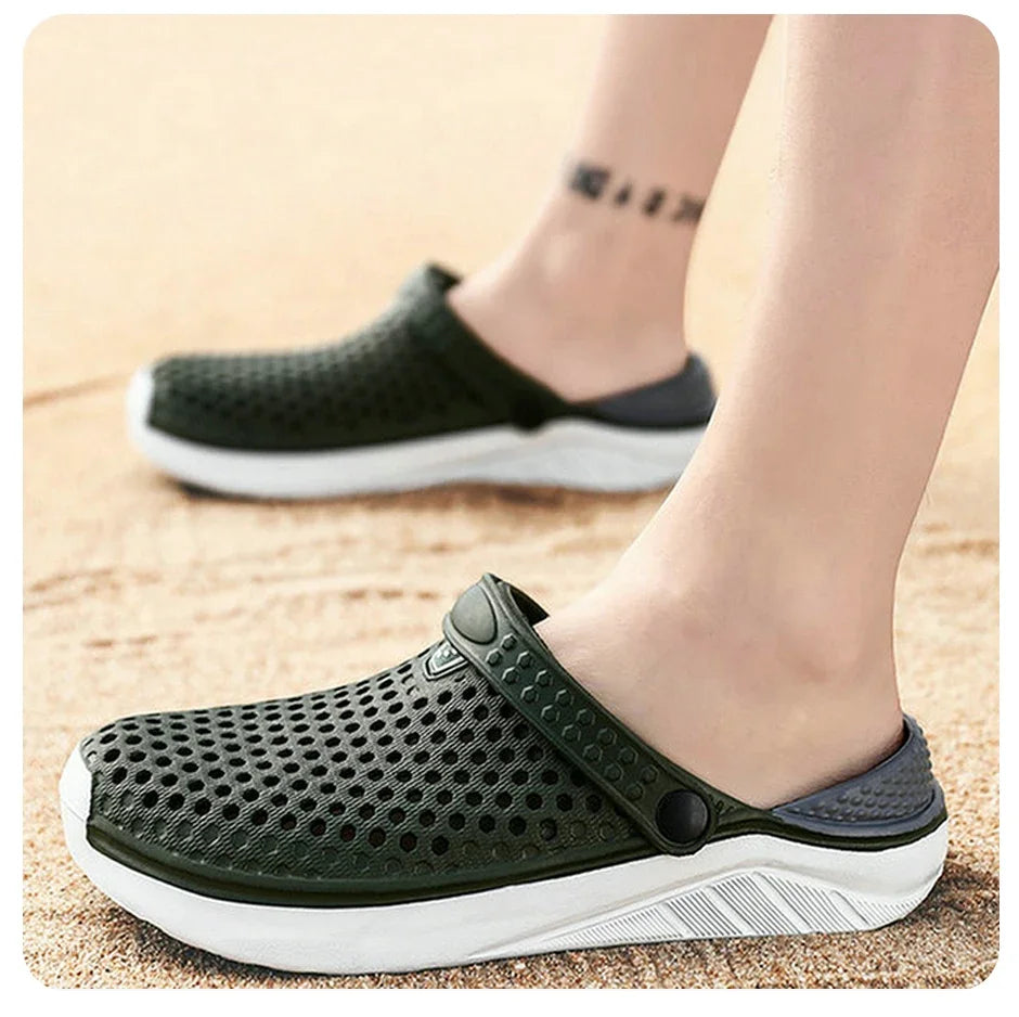 Sandalias de playa Unisex a la moda para hombre, zapatillas antideslizantes de suela gruesa, chanclas ligeras de verano, zapatos de jardín para hombre y mujer