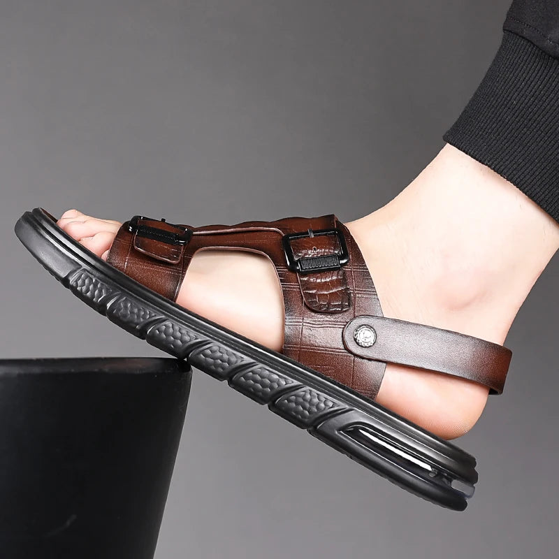 Sandalias para hombre al aire libre, zapatillas de verano al aire libre, zapatos de alta calidad, sandalias de cuero de verano 2025 para hombre, zapatos para caminar para hombre nuevo