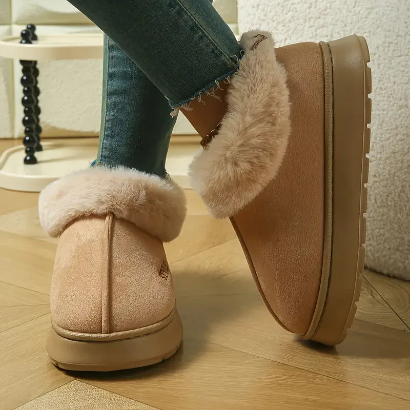 2025 botas de invierno de piel sintética rosa para el hogar para mujer nuevas botas cortas de nieve de gamuza sintética zapatos acolchados cálidos de fondo grueso antideslizantes de felpa para mujer