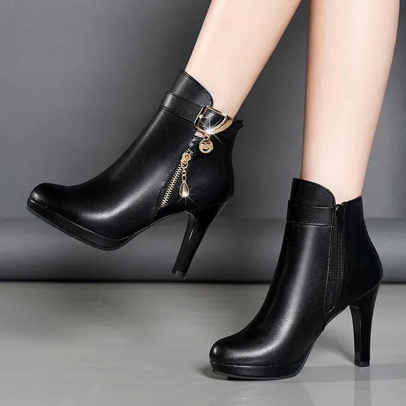 Botas cortas sexis de tacón alto con punta redonda para mujer, moda de invierno, nuevo estilo, diseño Simple, tacón fino, cierre de cremallera, Color sólido