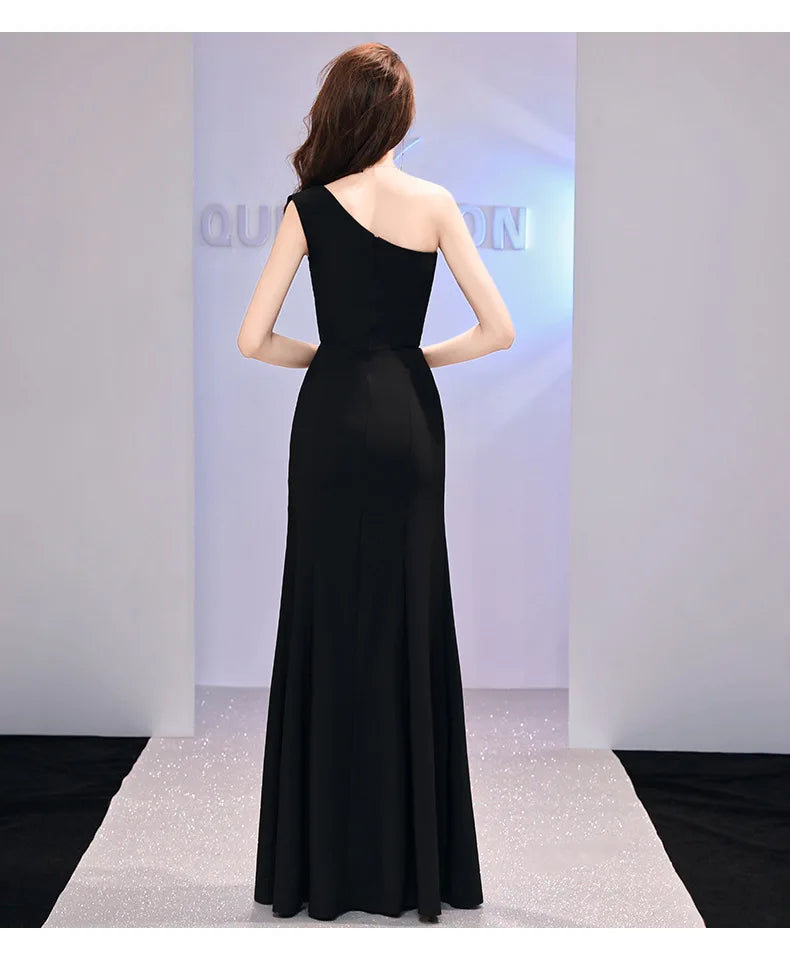 Vestido de noche de presentador, lujo ligero, vestido largo negro de un hombro de nicho, cola de pez, vestido de un hombro, mujer