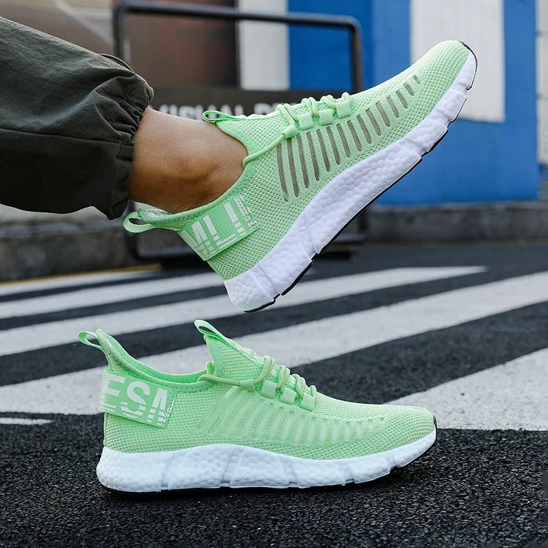Zapatillas de tenis informales de malla para hombre, zapatos vulcanizados transpirables, suela suave, ligeros, al aire libre para senderismo, cómodos para correr, Verano