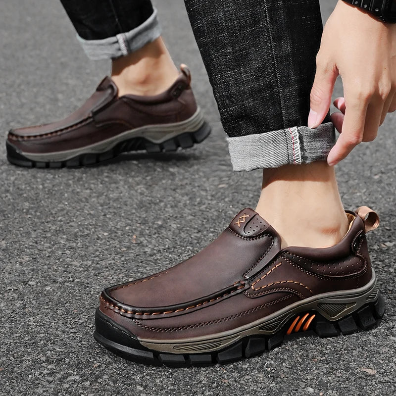 Mocasines de cuero de estilo Retro para hombre, zapatos informales cómodos, calzado transpirable para conducir, mocasines, calzado para viajes, escalar y acampar