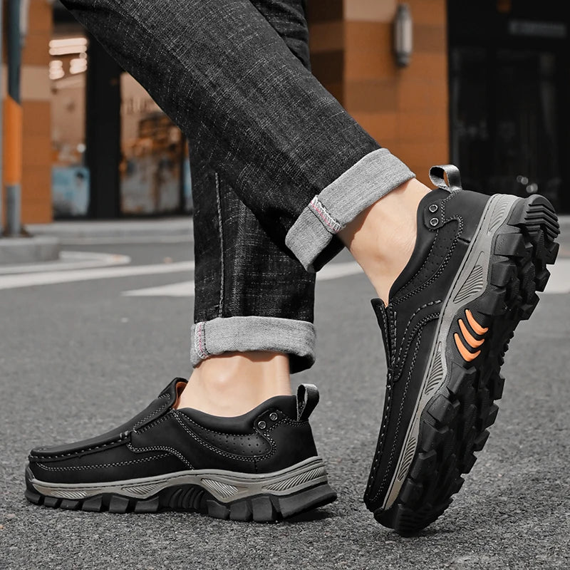 Mocasines de cuero de estilo Retro para hombre, zapatos informales cómodos, calzado transpirable para conducir, mocasines, calzado para viajes, escalar y acampar