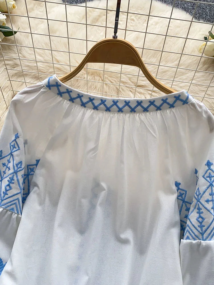 Blusa de Otoño para Mujer, Estilo Bohemio, Cuello en V, Bordada, Estilo Coreano, Manga Larga, Holgada, con Diseño de Borlas, Top Étnico BL338