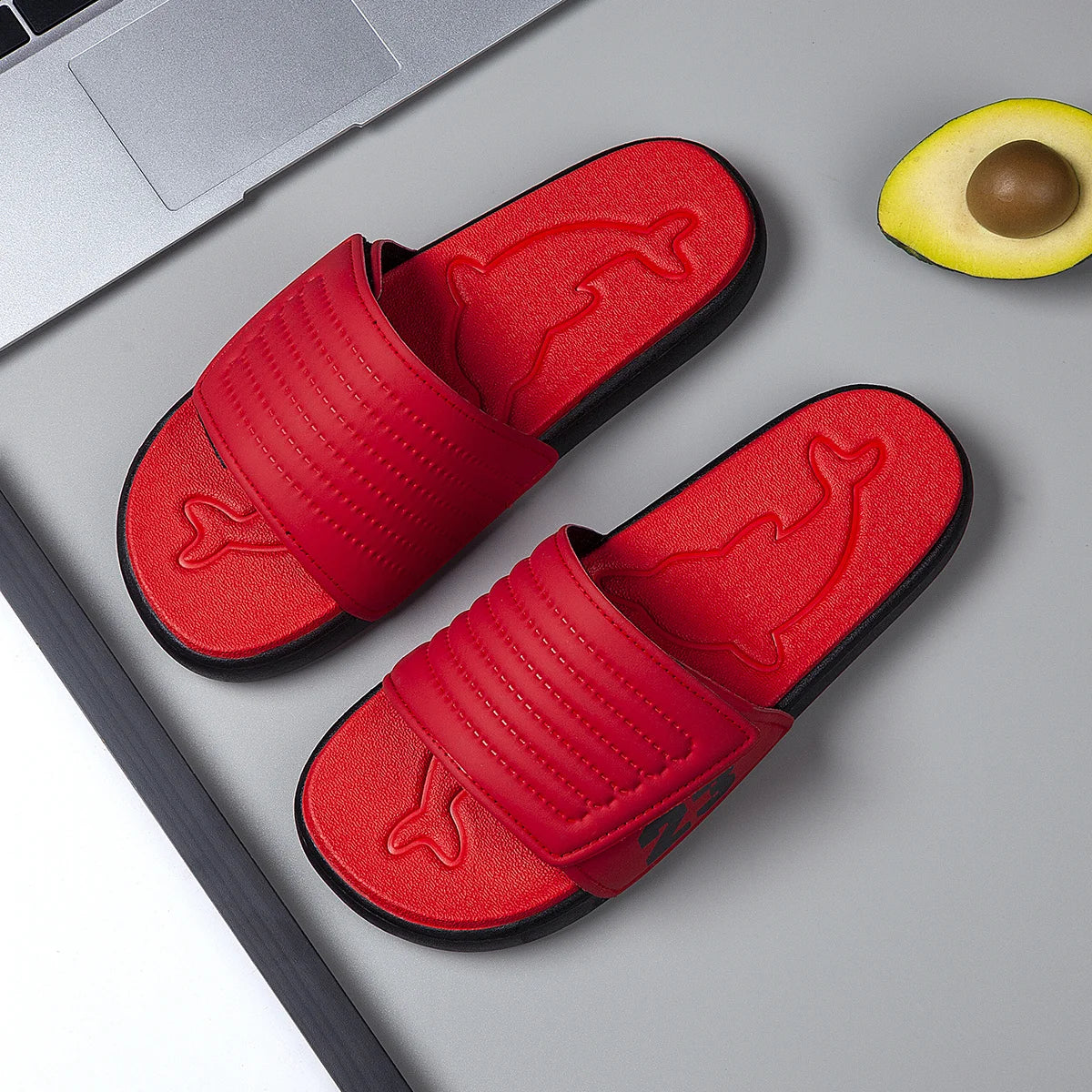Chanclas transpirables de verano para hombre, zapatillas ligeras de secado rápido, cómodas chanclas para interiores y exteriores, zapatos de playa impermeables