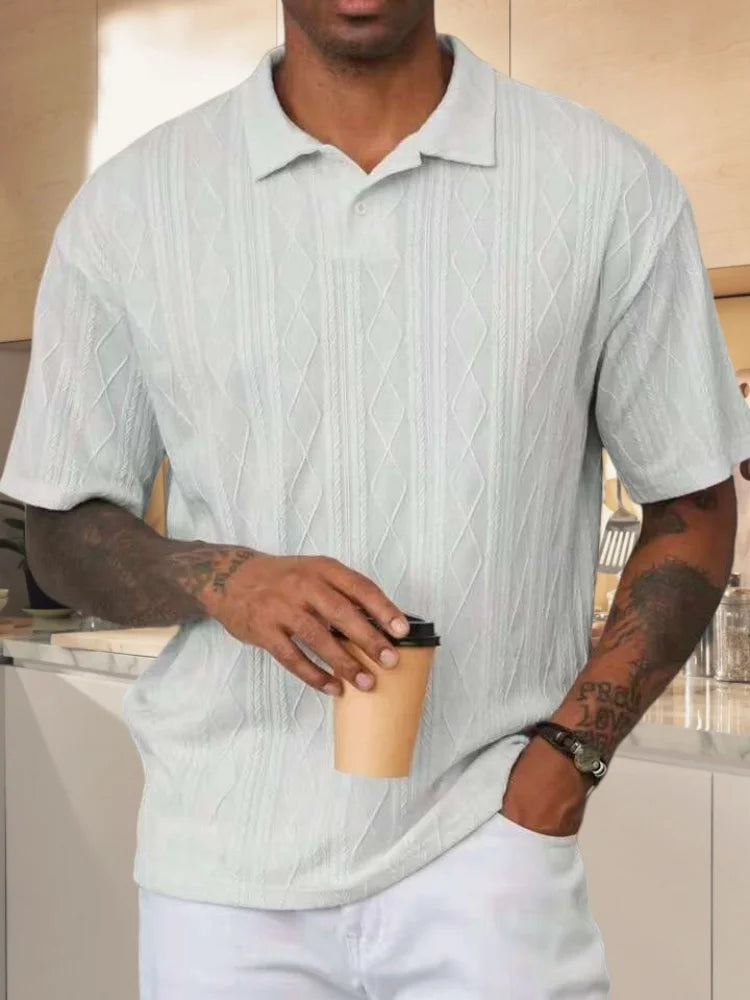 Polo de punto de textura holgada retro 2025 para hombre con solapa, moda informal de calle transpirable y cómoda de manga corta