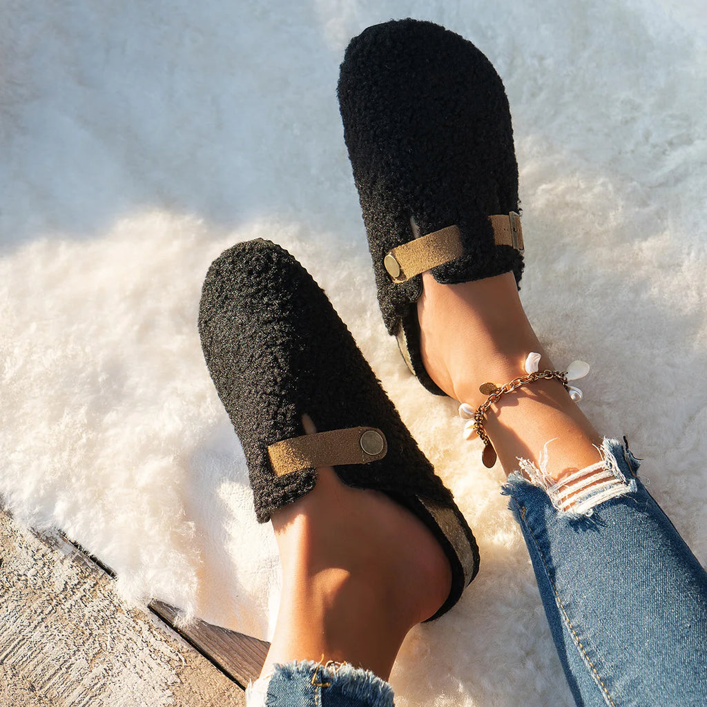 Zapatillas de mujer, zapatos de piel para mujer, novedad de invierno, zapatos planos con hebilla, plataforma para caminar, chanclas de felpa para mujer, botas interiores cálidas informales para mujer