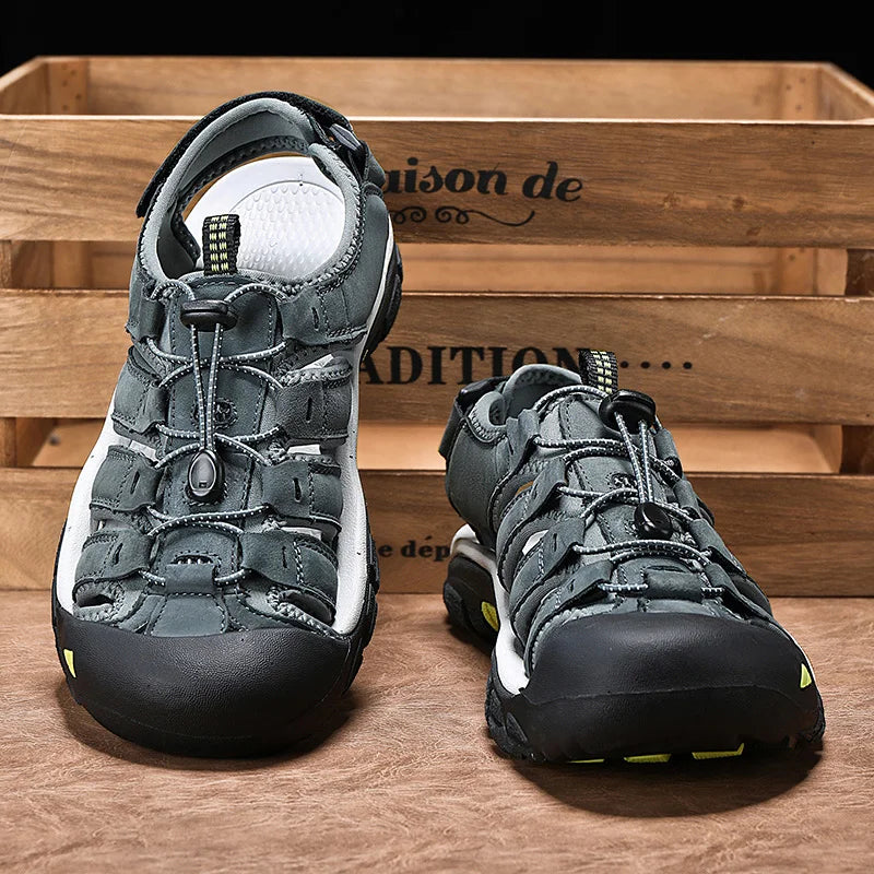 Sandalias de piel auténtica para hombre, zapatos informales transpirables de diseño a la moda, fondo suave, talla grande, para playa y exteriores, novedad de verano