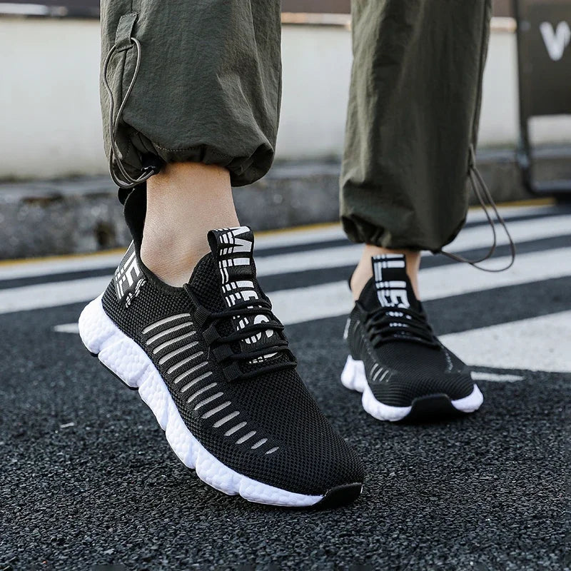 Zapatillas de tenis informales de malla para hombre, zapatos vulcanizados transpirables, suela suave, ligeros, al aire libre para senderismo, cómodos para correr, Verano