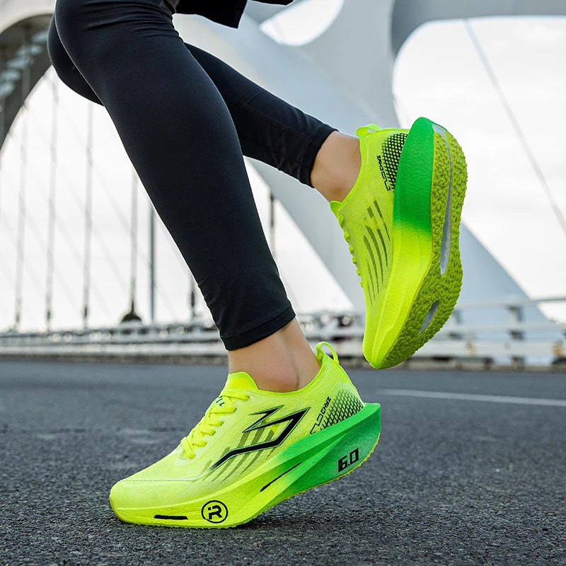 Zapatillas para correr para hombre, zapatillas deportivas para maratón con placa de carbono, transpirables, ligeras, cómodas, antideslizantes, deportivas especiales para mujer