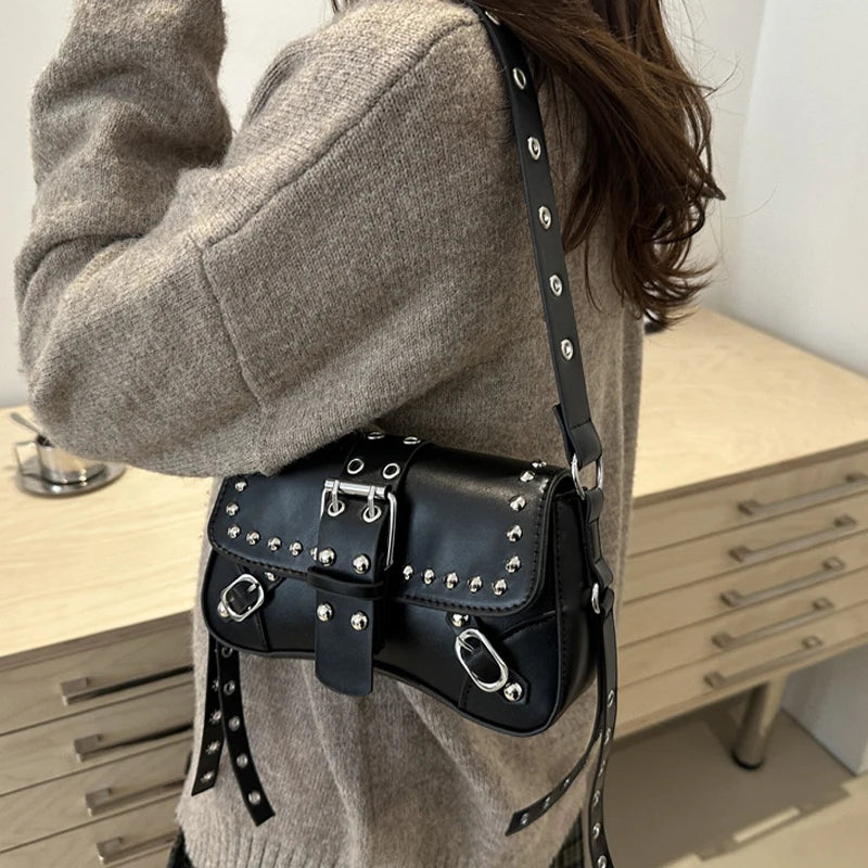 Bolso de hombro para mujer, estilo Punk, bolso de cuero PU, bolsos de moda Rock con remache, pequeño bolso de moda para axila