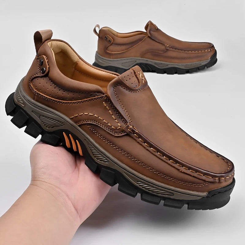 Mocasines de cuero de estilo Retro para hombre, zapatos informales cómodos, calzado transpirable para conducir, mocasines, calzado para viajes, escalar y acampar