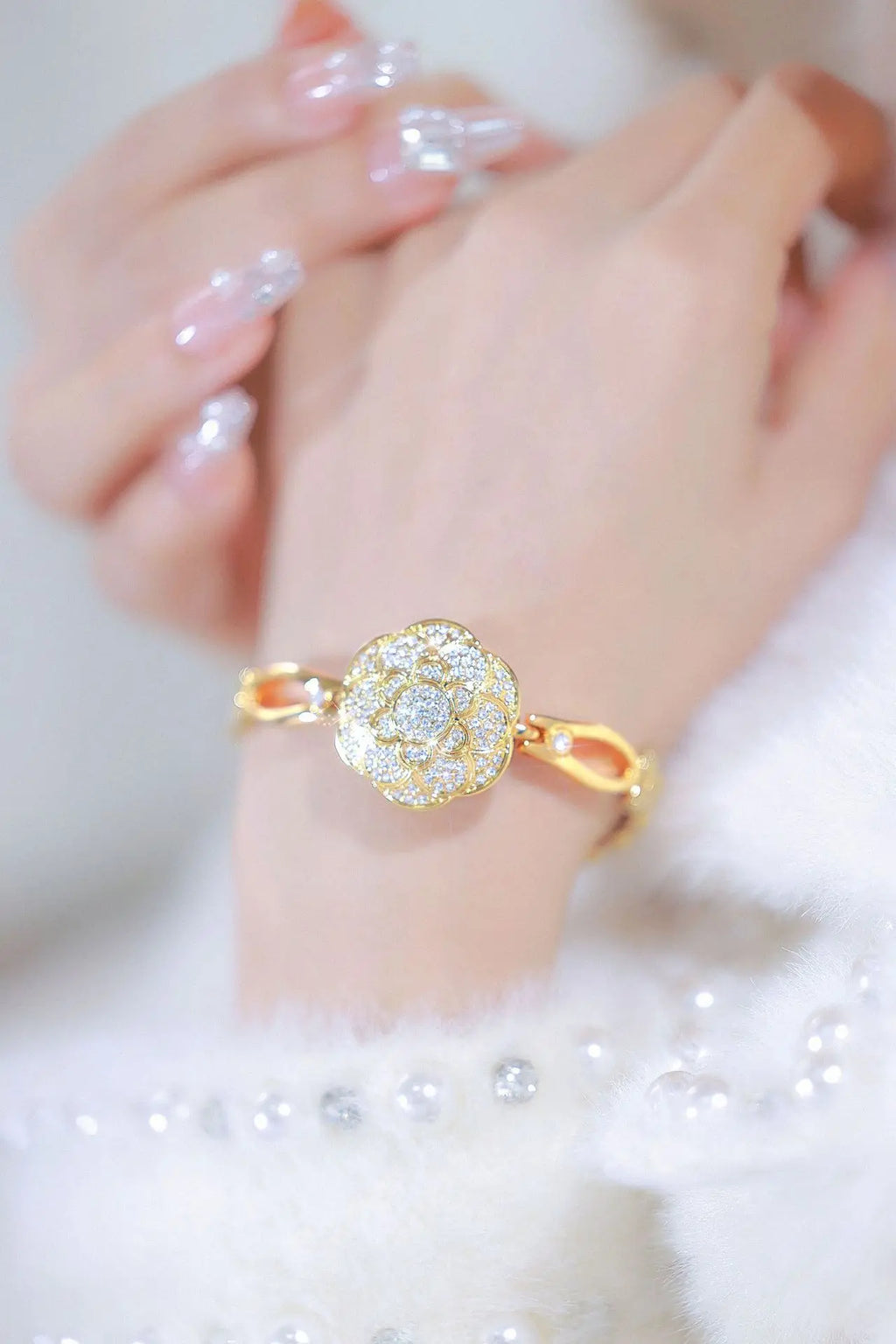 Reloj de mujer Camelia Flip-top reloj de cuarzo ligero de lujo exquisito temperamento pulsera reloj de mujer regalo