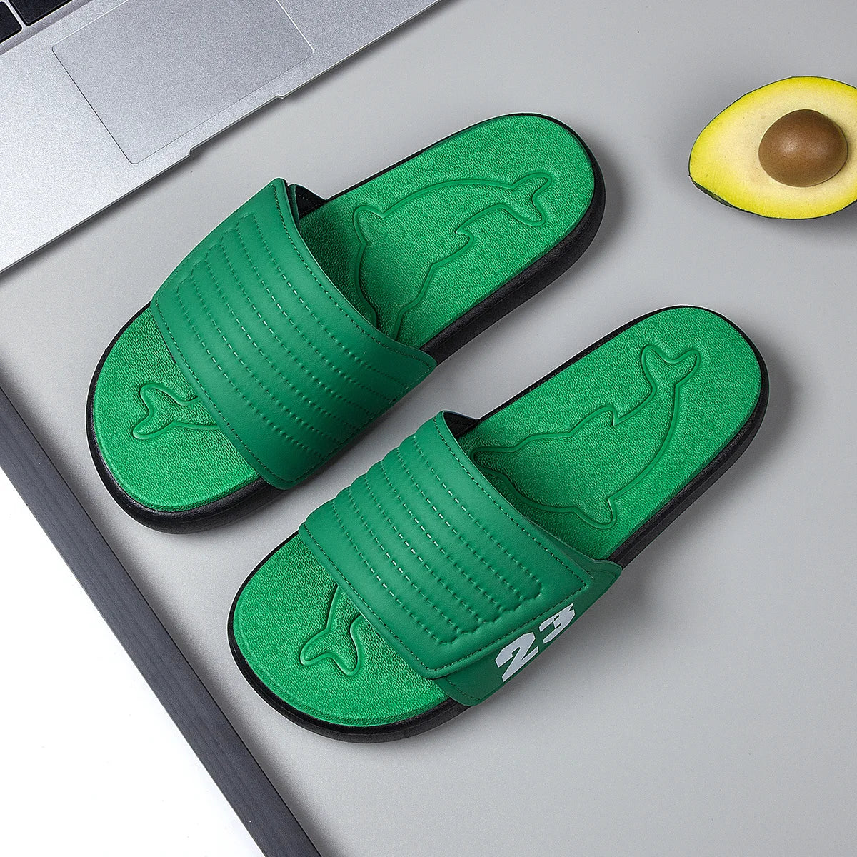 Chanclas transpirables de verano para hombre, zapatillas ligeras de secado rápido, cómodas chanclas para interiores y exteriores, zapatos de playa impermeables