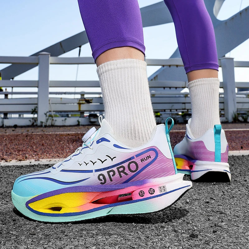 Zapatillas para correr Unisex 2025, nuevas zapatillas de entrenamiento deportivo con suela gruesa y amortiguación ligera, zapatillas de tenis de uso diario para hombres y mujeres