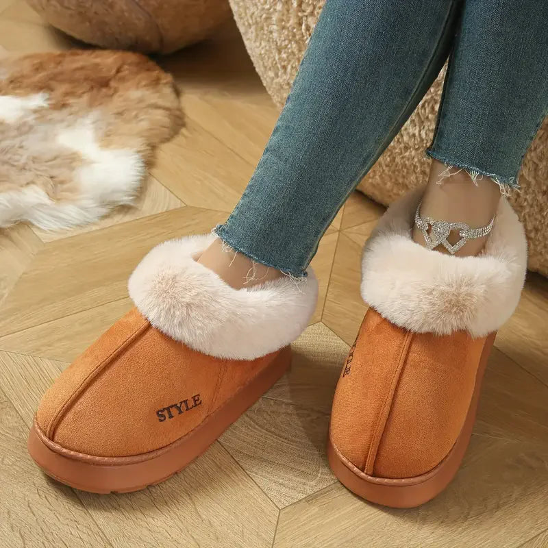 2025 botas de invierno de piel sintética rosa para el hogar para mujer nuevas botas cortas de nieve de gamuza sintética zapatos acolchados cálidos de fondo grueso antideslizantes de felpa para mujer