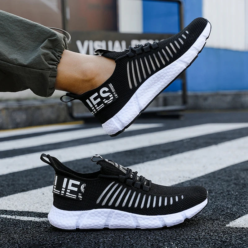 Zapatillas de tenis informales de malla para hombre, zapatos vulcanizados transpirables, suela suave, ligeros, al aire libre para senderismo, cómodos para correr, Verano
