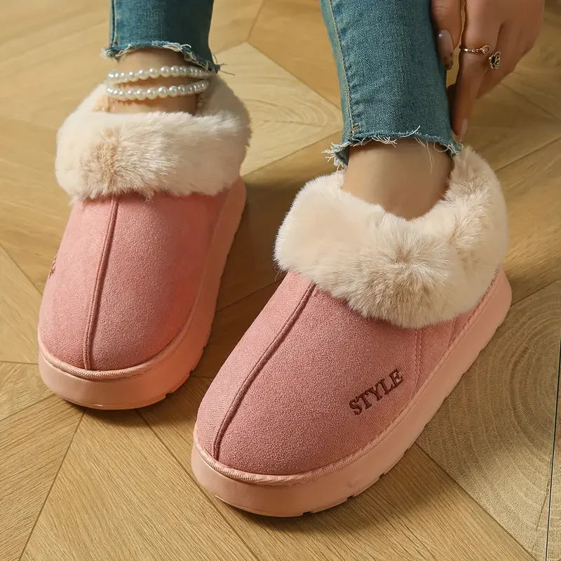 2025 botas de invierno de piel sintética rosa para el hogar para mujer nuevas botas cortas de nieve de gamuza sintética zapatos acolchados cálidos de fondo grueso antideslizantes de felpa para mujer