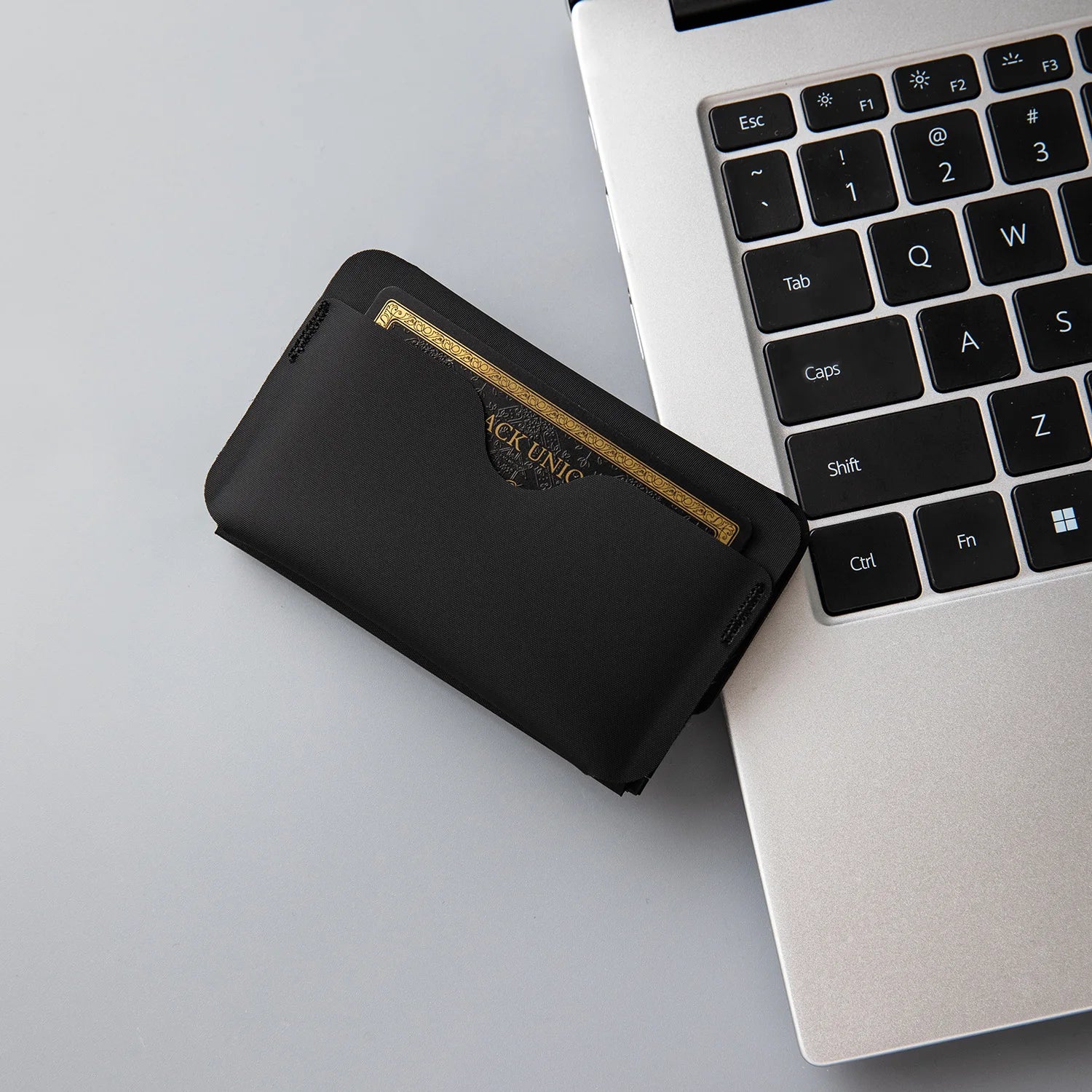 Cartera Magnética Plegable Mini EDC Ultraligera y Portátil, Monedero Multifuncional para Hombres y Mujeres, Tarjetero Delgado Bifold para Identificación