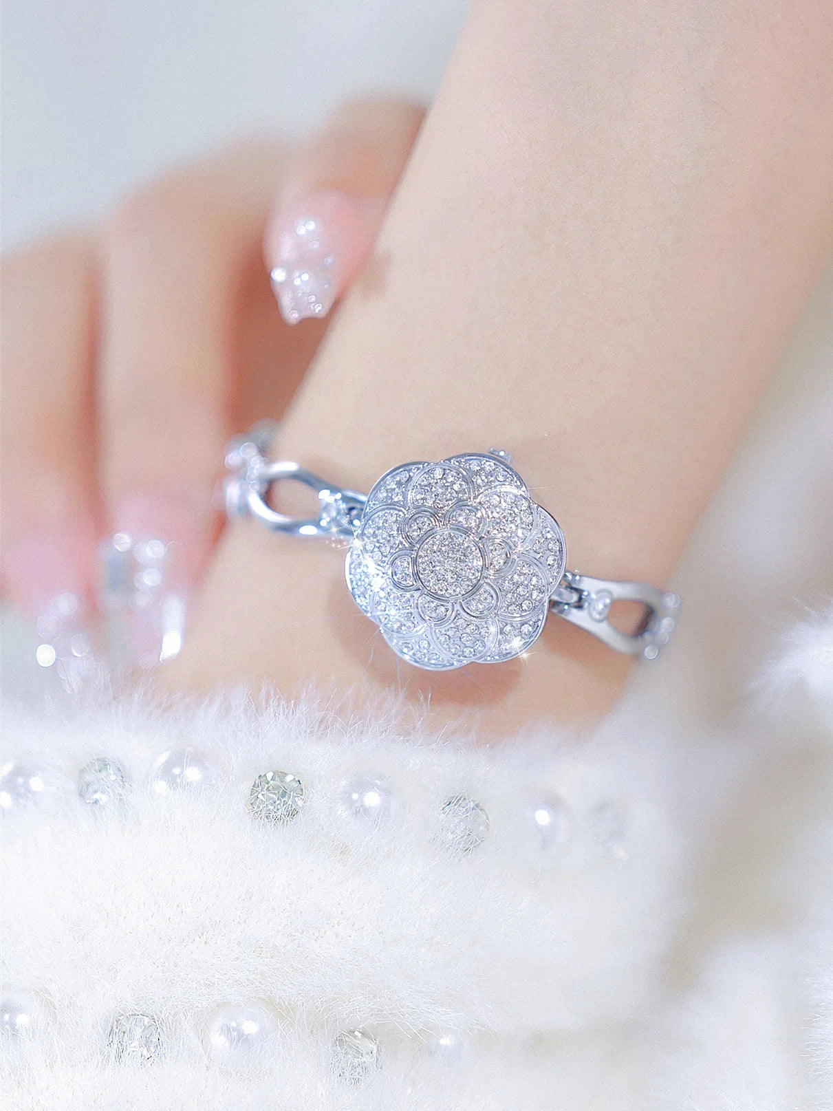 Reloj de mujer Camelia Flip-top reloj de cuarzo ligero de lujo exquisito temperamento pulsera reloj de mujer regalo