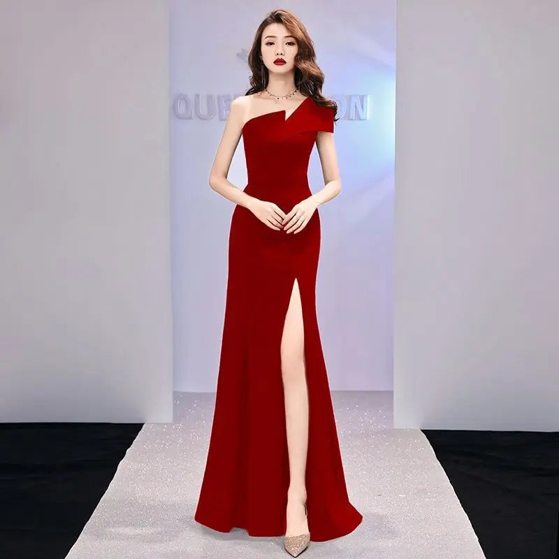 Vestido de noche de presentador, lujo ligero, vestido largo negro de un hombro de nicho, cola de pez, vestido de un hombro, mujer