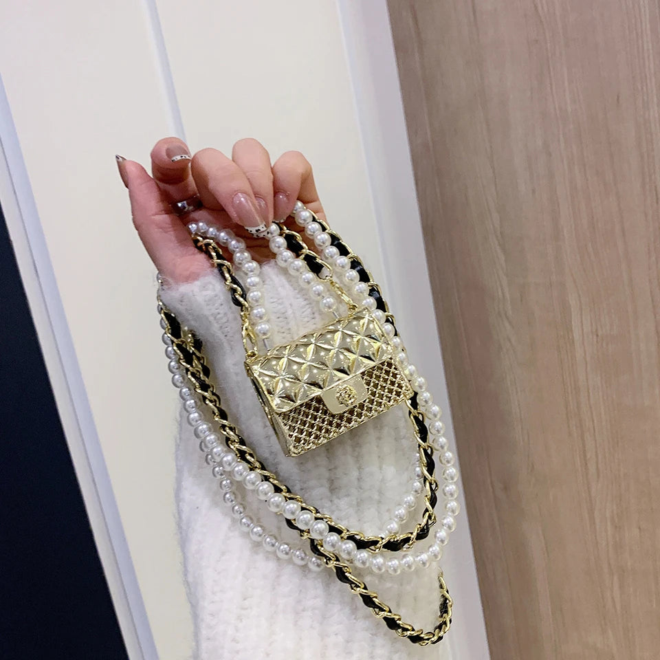 Mini bolsos de cena para mujer, caja pequeña de metal a la moda, bolso de hombro con cadena de perlas de diseñador, accesorios de ropa, bolso cruzado