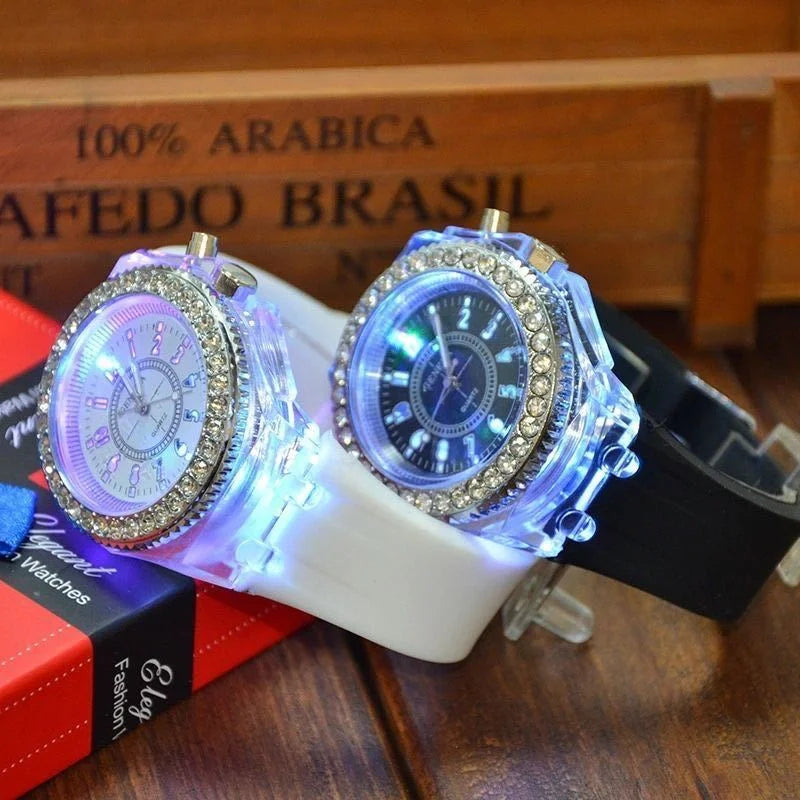 Relojes luminosos con destellos de luz LED para mujeres, hombres, niños y niñas, reloj de pulsera de silicona, reloj de diamantes de imitación a la moda, reloj para niños, reloj Saati