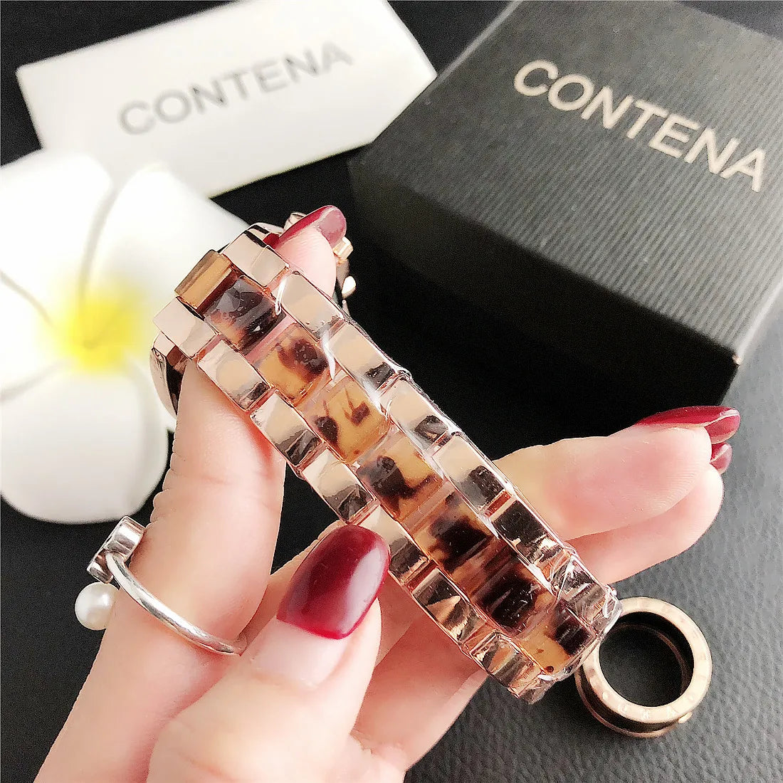 CONTENA Top Brand Luxury Watches for Women Fashion Creative Steel Bracelet Women's Watches Ladies Quartz Watch Reloj Mujer