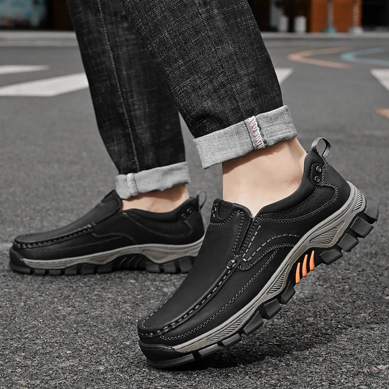 Mocasines de cuero de estilo Retro para hombre, zapatos informales cómodos, calzado transpirable para conducir, mocasines, calzado para viajes, escalar y acampar