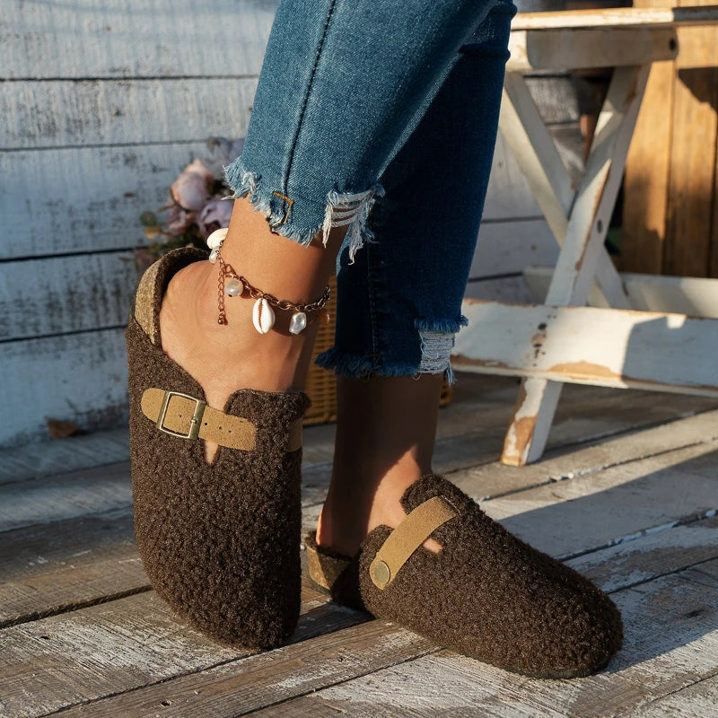 Zapatillas de mujer, zapatos de piel para mujer, novedad de invierno, zapatos planos con hebilla, plataforma para caminar, chanclas de felpa para mujer, botas interiores cálidas informales para mujer