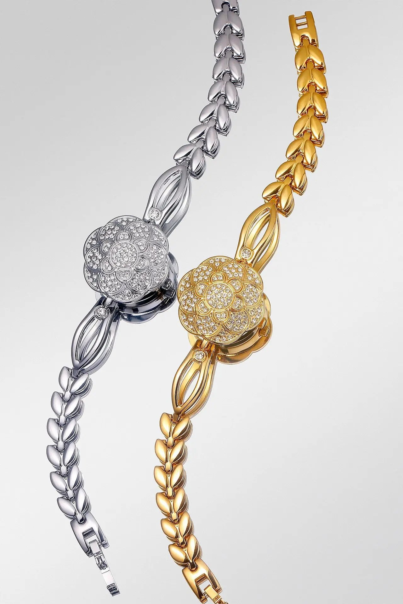 Reloj de mujer Camelia Flip-top reloj de cuarzo ligero de lujo exquisito temperamento pulsera reloj de mujer regalo