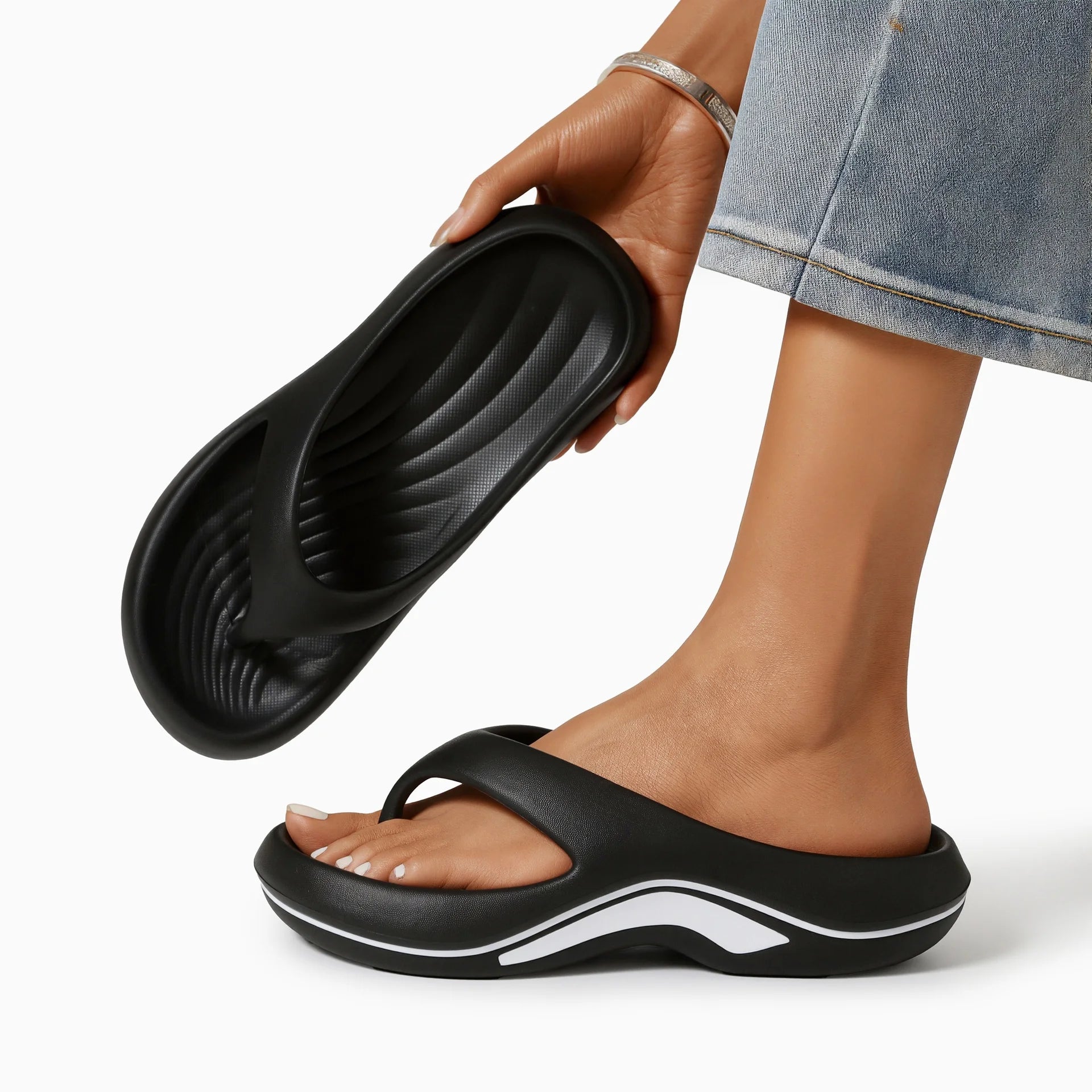 Las nuevas chanclas de playa versátiles de verano se utilizan con chanclas de mujer antideslizantes, antiolor y cómodas